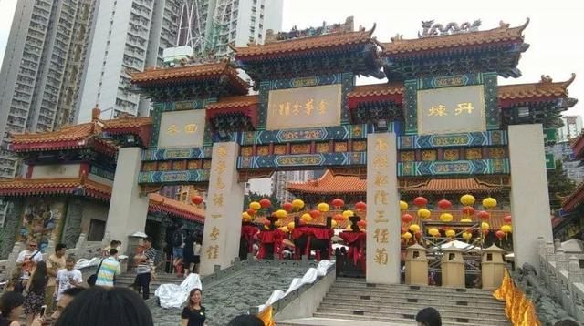 天星小轮在哪里买票(香港的天星小轮在哪里坐)