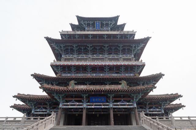 登鹳雀楼在哪里(登鹳雀楼在哪里写的)