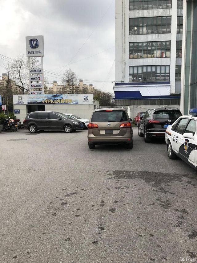 艾力绅千斤顶在哪(新款艾力绅千斤顶工具在哪)
