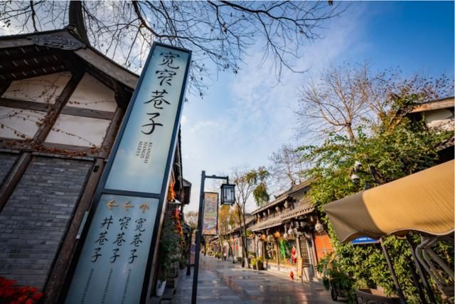 重庆洪崖洞在哪里地铁(重庆西站到洪崖洞地铁几号线)