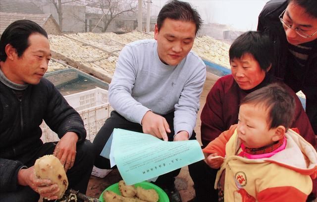 大专生如何考乡村的公务员(大专生考乡镇公务员)