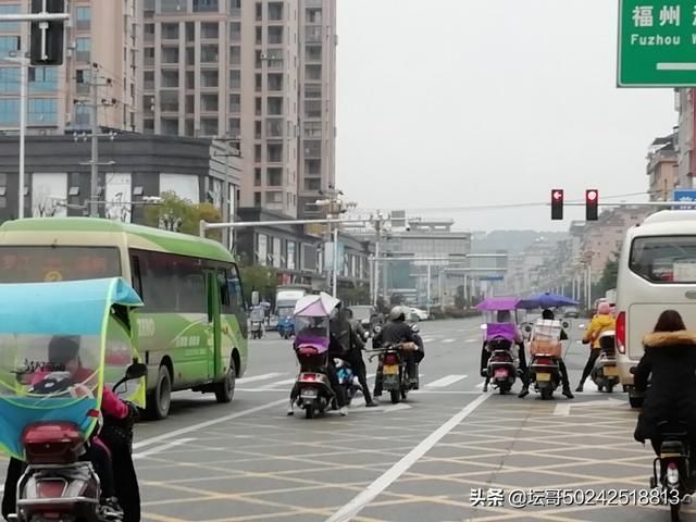包含赛岐红灯区一条街在哪的词条