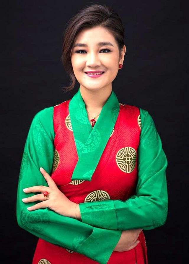 阿幼朵在哪(阿幼朵苗岭飞歌简谱)