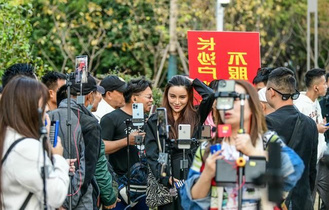 开直播传媒公司赚钱吗(开一个传媒公司赚钱吗)