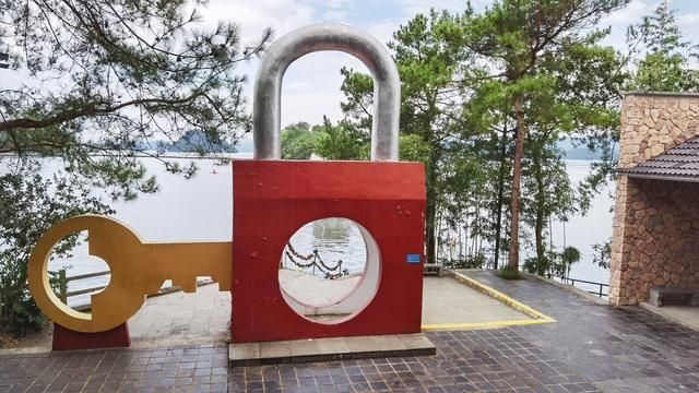 鱼乐桥在哪里(摄乐桥在哪里)