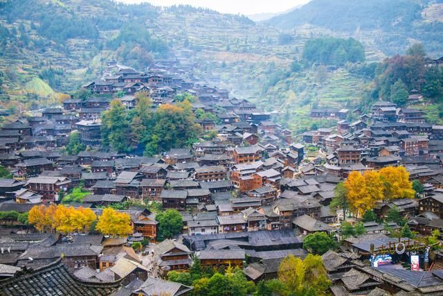 贵州最大苗寨在哪里(千户苗寨在哪里贵州哪个市)