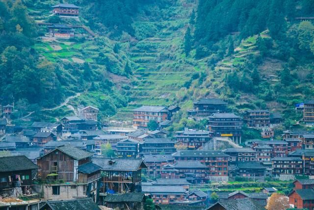 贵州最大苗寨在哪里(千户苗寨在哪里贵州哪个市)