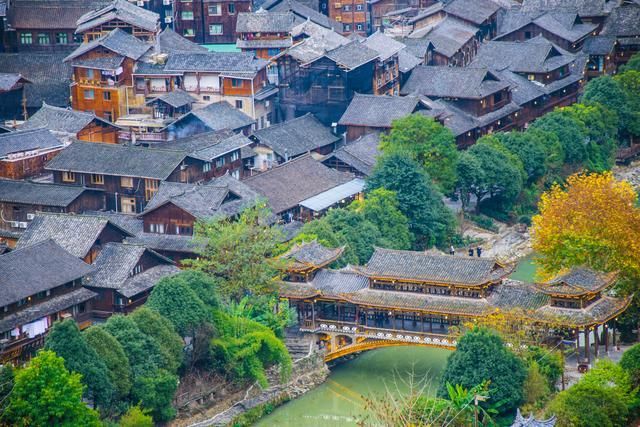 贵州最大苗寨在哪里(千户苗寨在哪里贵州哪个市)