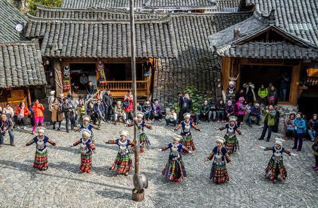 贵州最大苗寨在哪里(千户苗寨在哪里贵州哪个市)