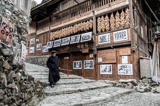 贵州最大苗寨在哪里(千户苗寨在哪里贵州哪个市)