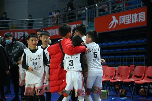 重庆南岸区11中初中部在哪里(成都11中初中部在哪里)