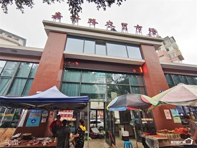 乐山嘉祥路在哪里(乐山嘉祥路聚义餐)