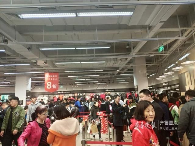 奥特莱斯斯凯奇在哪里(奥特莱斯斯凯奇电话)