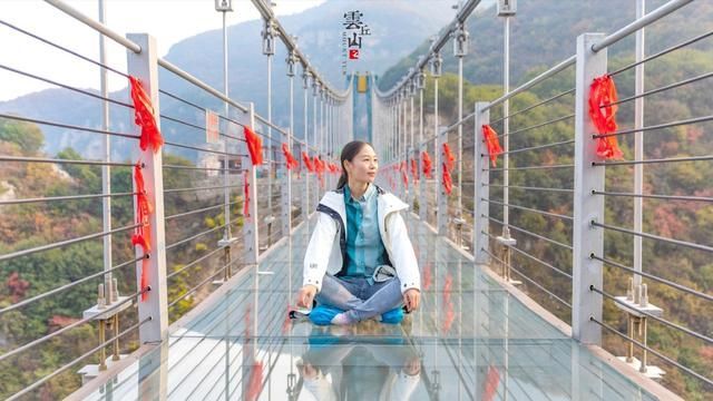 临汾玻璃桥在哪里(廉江玻璃桥位置在哪里)