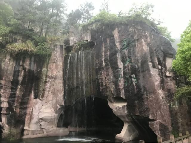 青瓷小镇在哪里(龙泉青瓷小镇特色)