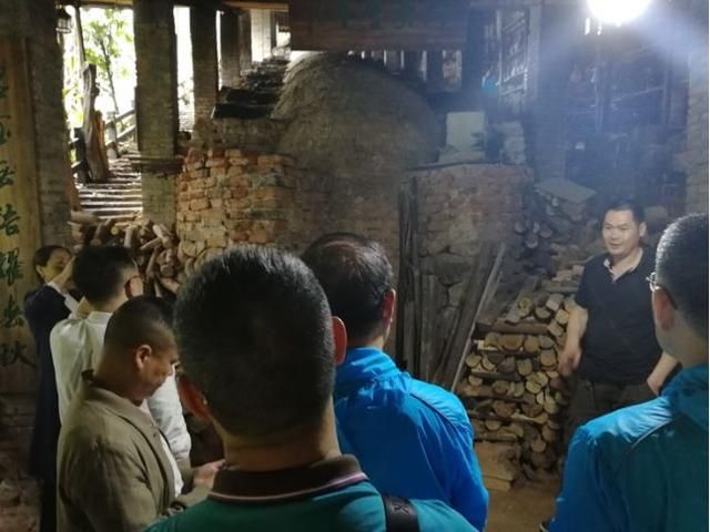 青瓷小镇在哪里(龙泉青瓷小镇特色)