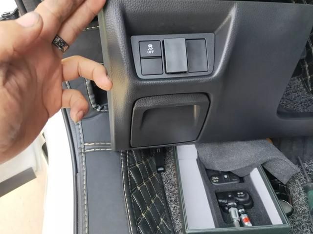 雅阁铭牌在哪个位置(8代雅阁蓝牙在哪个位置)