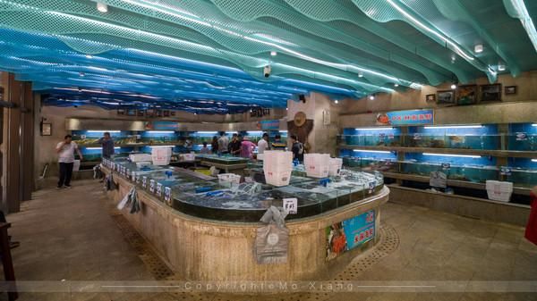 三亚湾美食街在哪里(三亚湾游泳区在哪里)