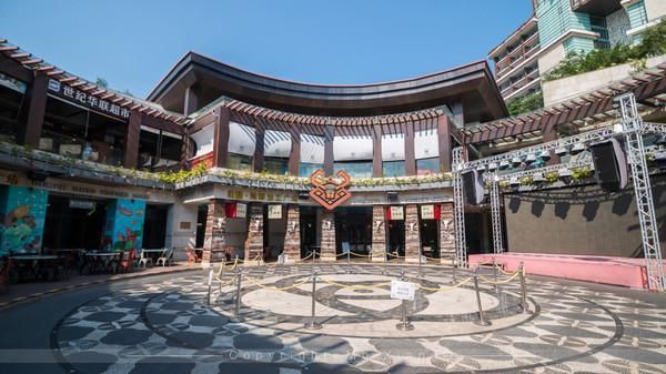 三亚湾美食街在哪里(三亚湾游泳区在哪里)