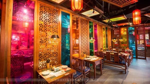 三亚湾美食街在哪里(三亚湾游泳区在哪里)