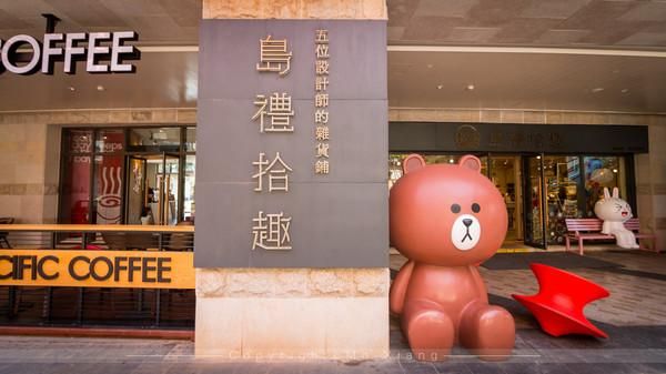 三亚湾美食街在哪里(三亚湾游泳区在哪里)