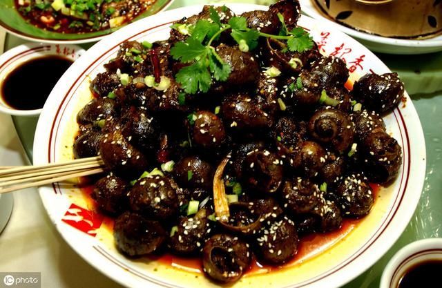 万盛美食街在哪里(横店影视城万盛美食街)