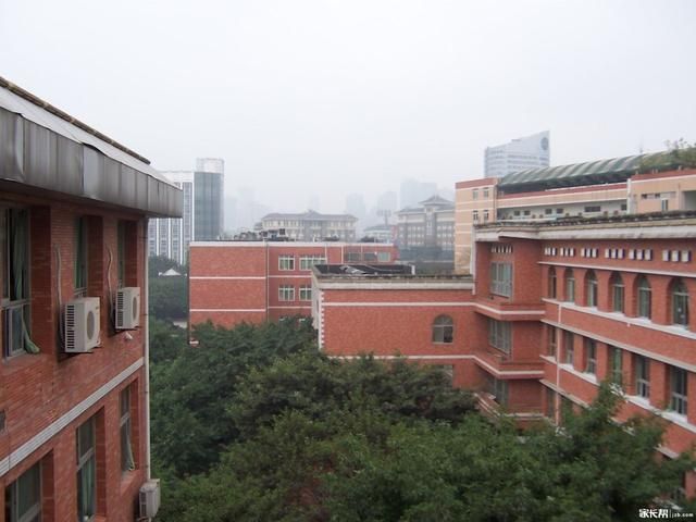 重庆杨家坪彩云湖高中怎么样(重庆杨家坪彩云湖中学初中部怎么样)