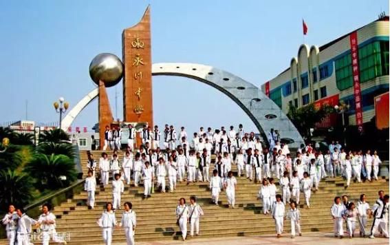 重庆杨家坪彩云湖高中怎么样(重庆杨家坪彩云湖中学初中部怎么样)