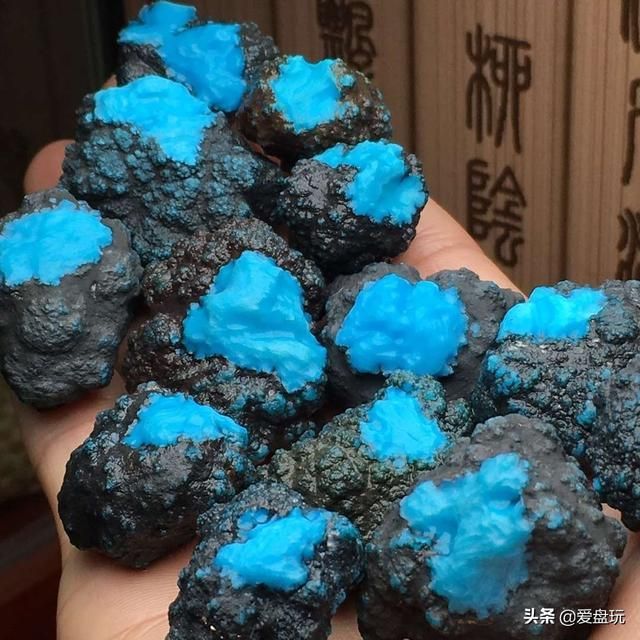 最好的绿松石产地在哪(天然绿松石哪个国家产地最好)