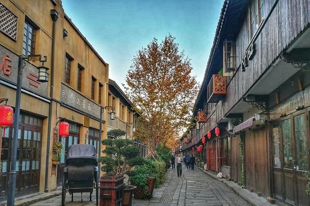 川沙小吃一条街在哪里(昆明小吃一条街在哪里)